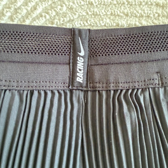 Nike Aeroswift women’s running shorts black, Sz L - Picture 9 of 11